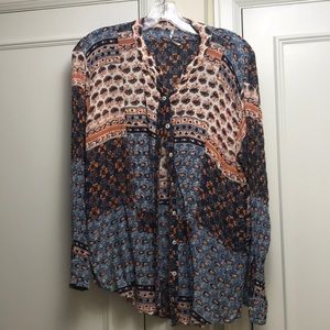 Free people patterned button-down blouse. Size M.
